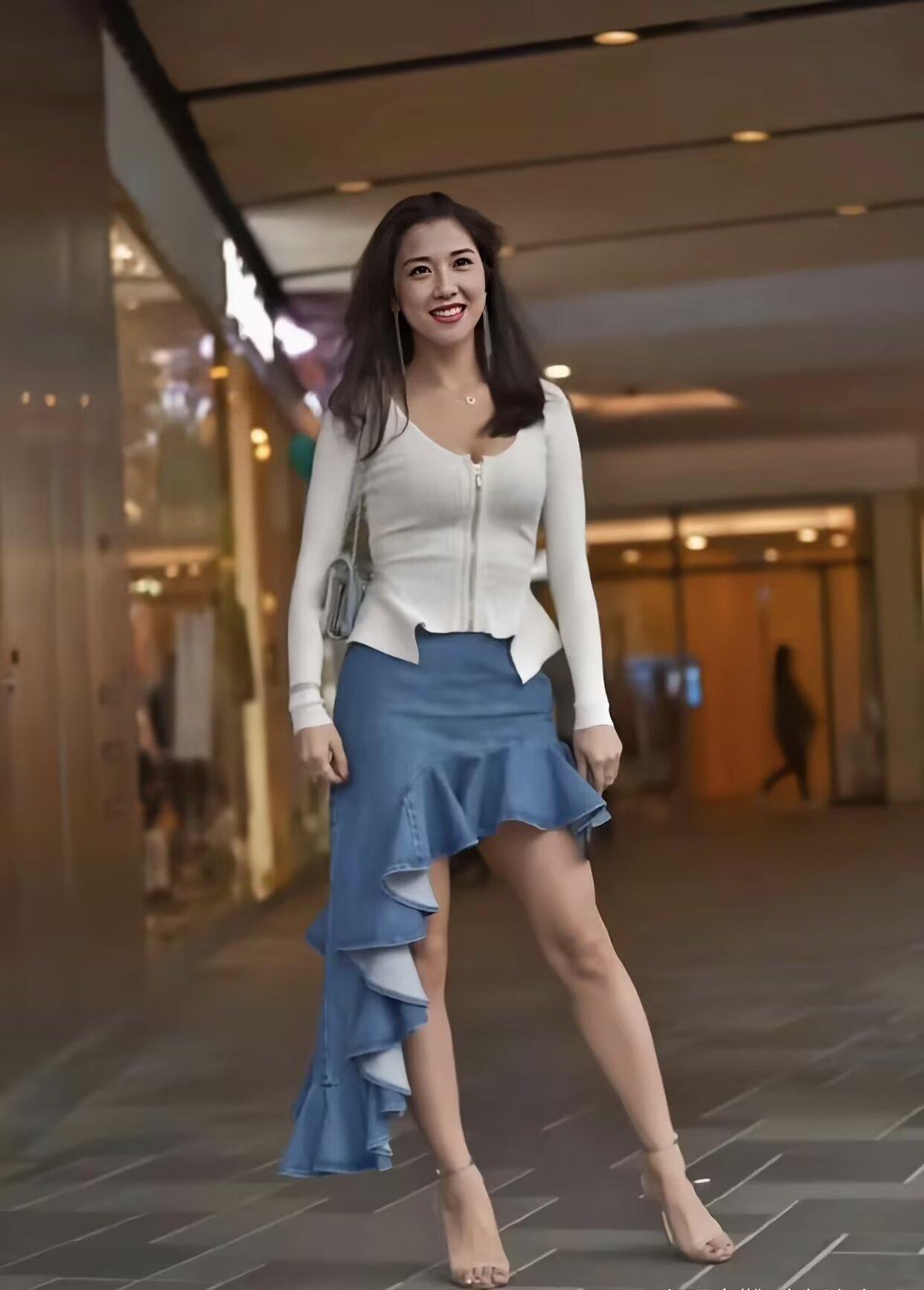 人活着， 没钱不行，毕竟要生活。 但是不能为了钱， 坑蒙拐骗，昧坏良心。 赚钱，