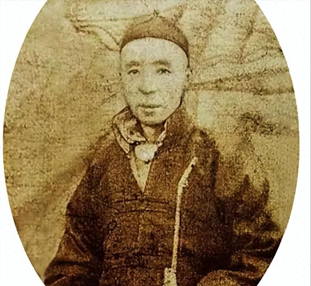 晚清大内高手为许世友展示武艺，引来阵阵惊叹，许世友临场回应：请大家看看我的本领！