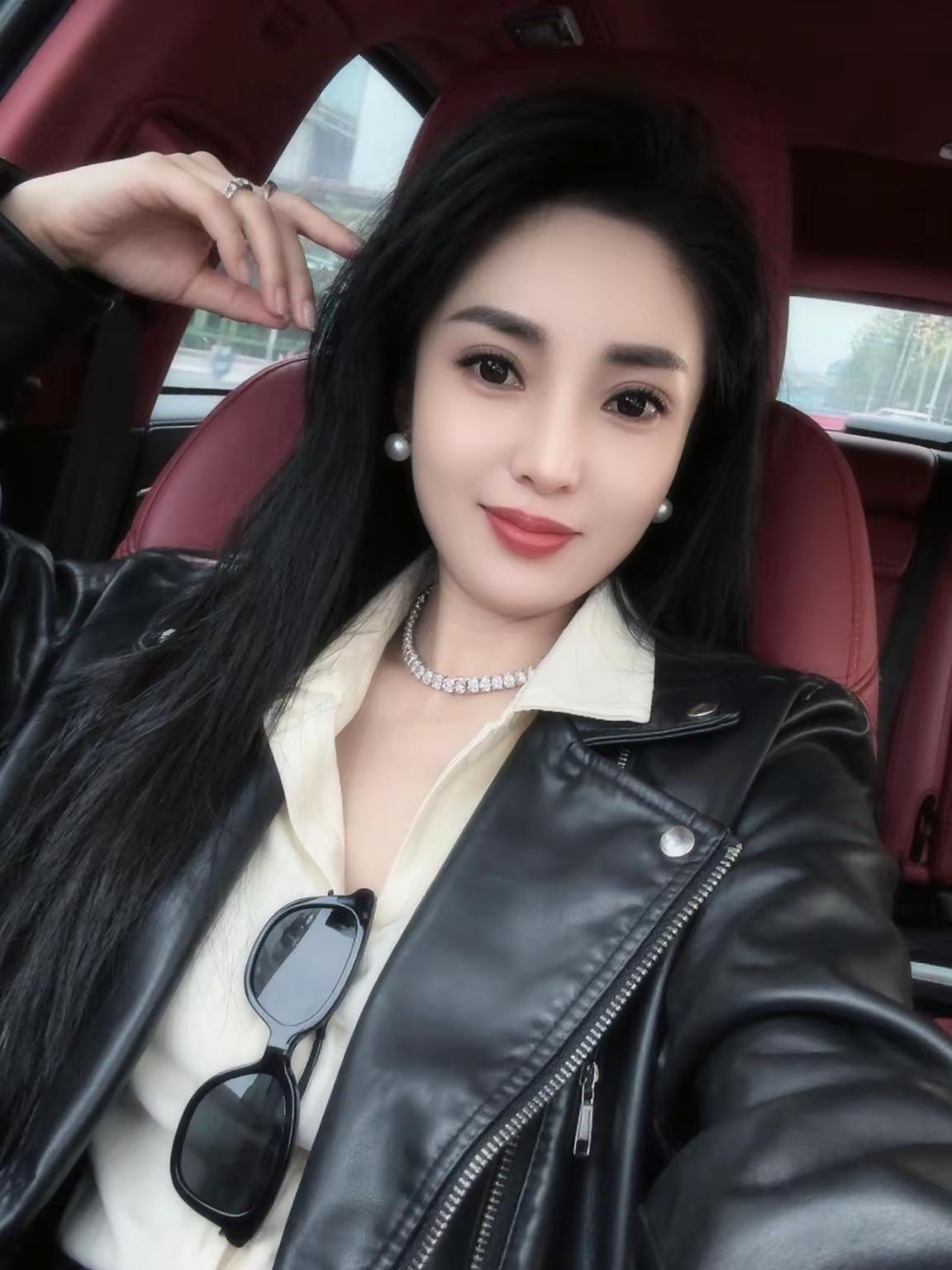 上热搜 推广 今日份皮衣穿搭