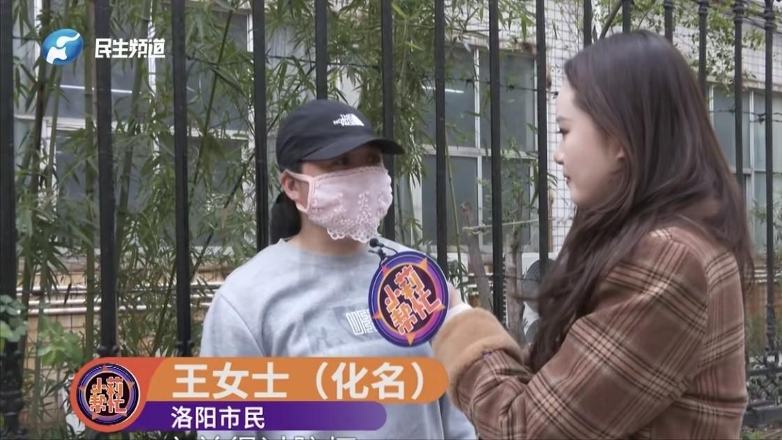 河南洛阳，一女子把70岁老母送养老院，护工端一盆开水，直接把母亲左脚丢进盆里，母