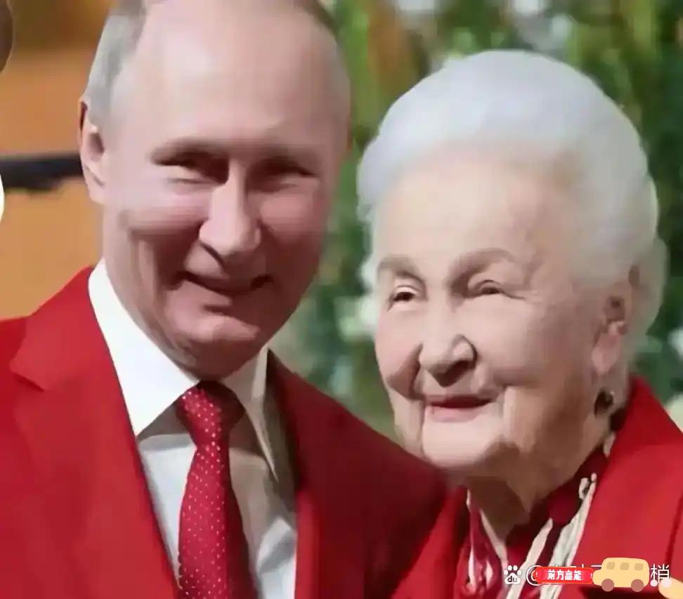 铁血总统的柔情瞬间 普京牵手母亲散步照引爆全网
 
一张普京与母亲牵手散步的照片