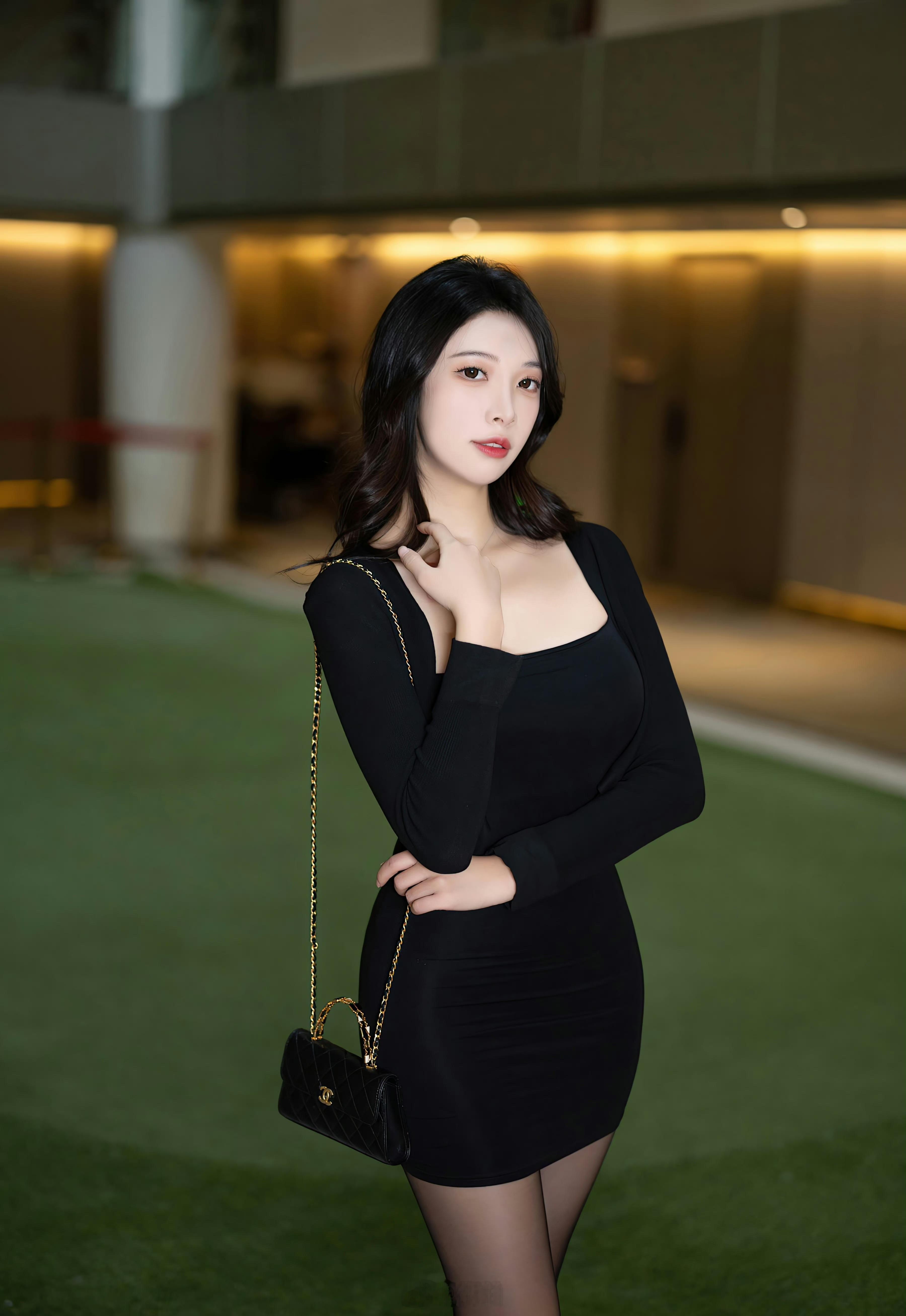 这身黑色look好看 ​​​