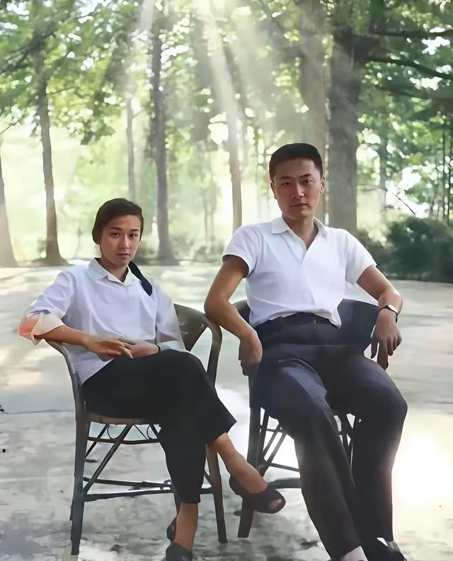 1991年，美国特意做了一个轰动全球的实验，把4男4女关在一起两年，再次打开房门