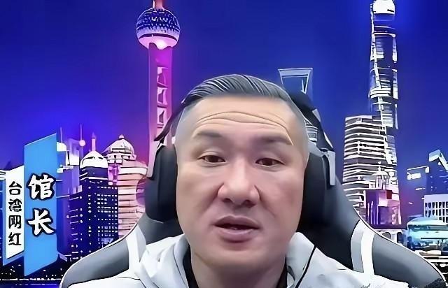 馆长曾说：“ 国民党 打内战，输给了 共产党 ，被赶到 台湾 来，在岛内又被民进