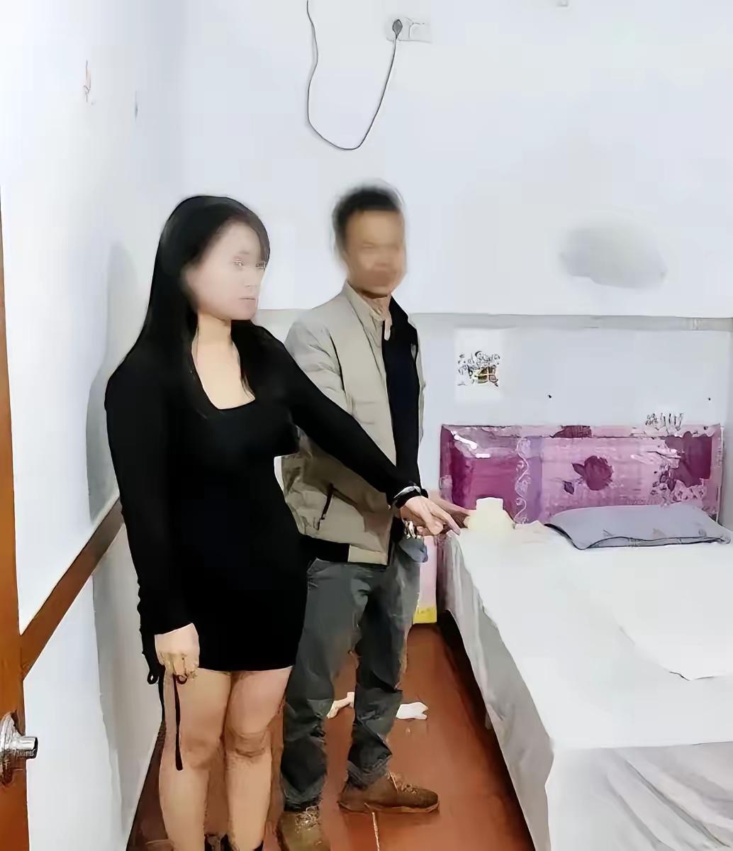 山东青岛，一男子支付400元嫖资后，开灯看清脱掉衣服的女子长相后，嫌弃对方不好看