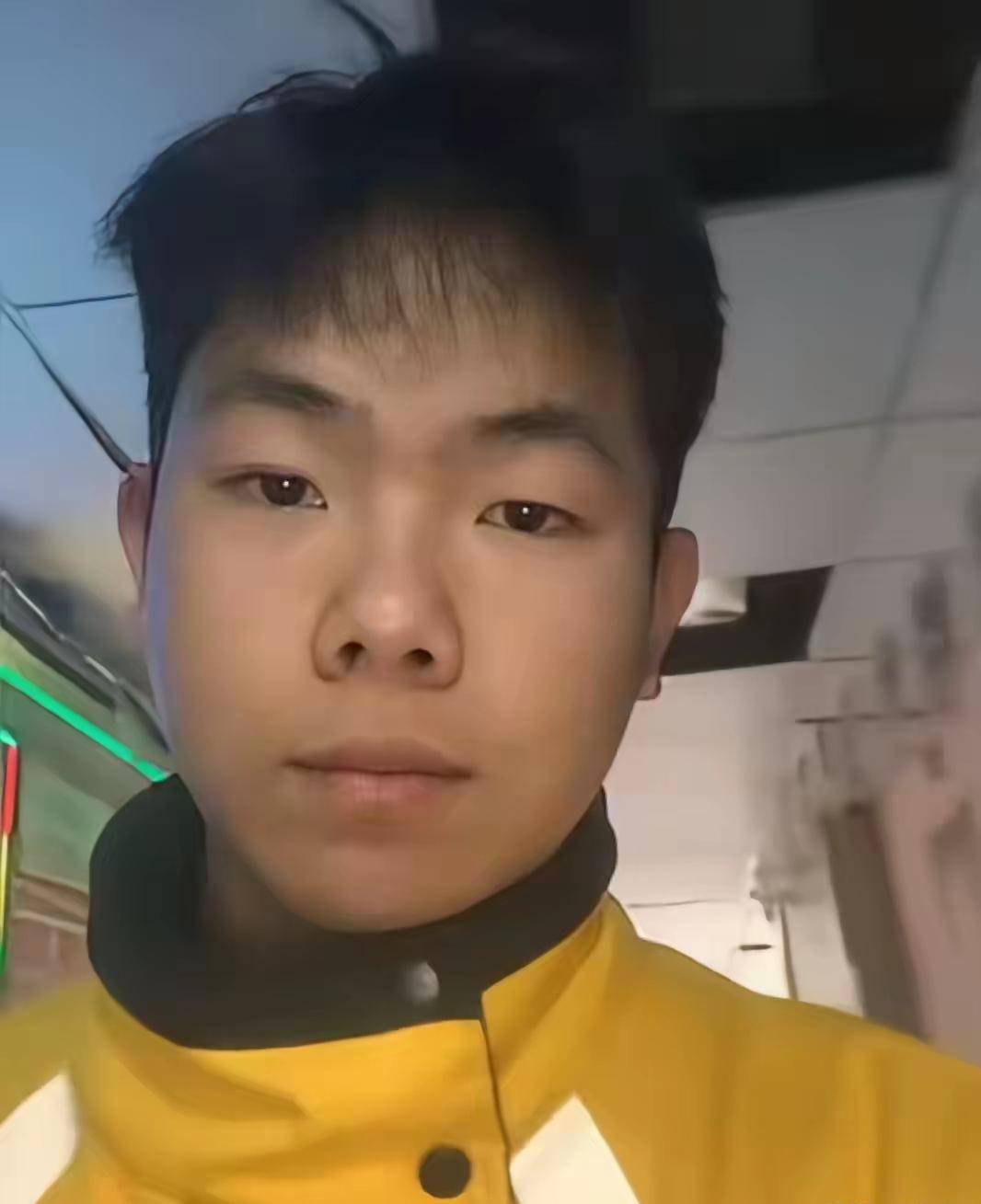 太可惜了！21岁外卖小哥金小武，救下了落水的父子俩，自己却因为力竭淹死了，在他的