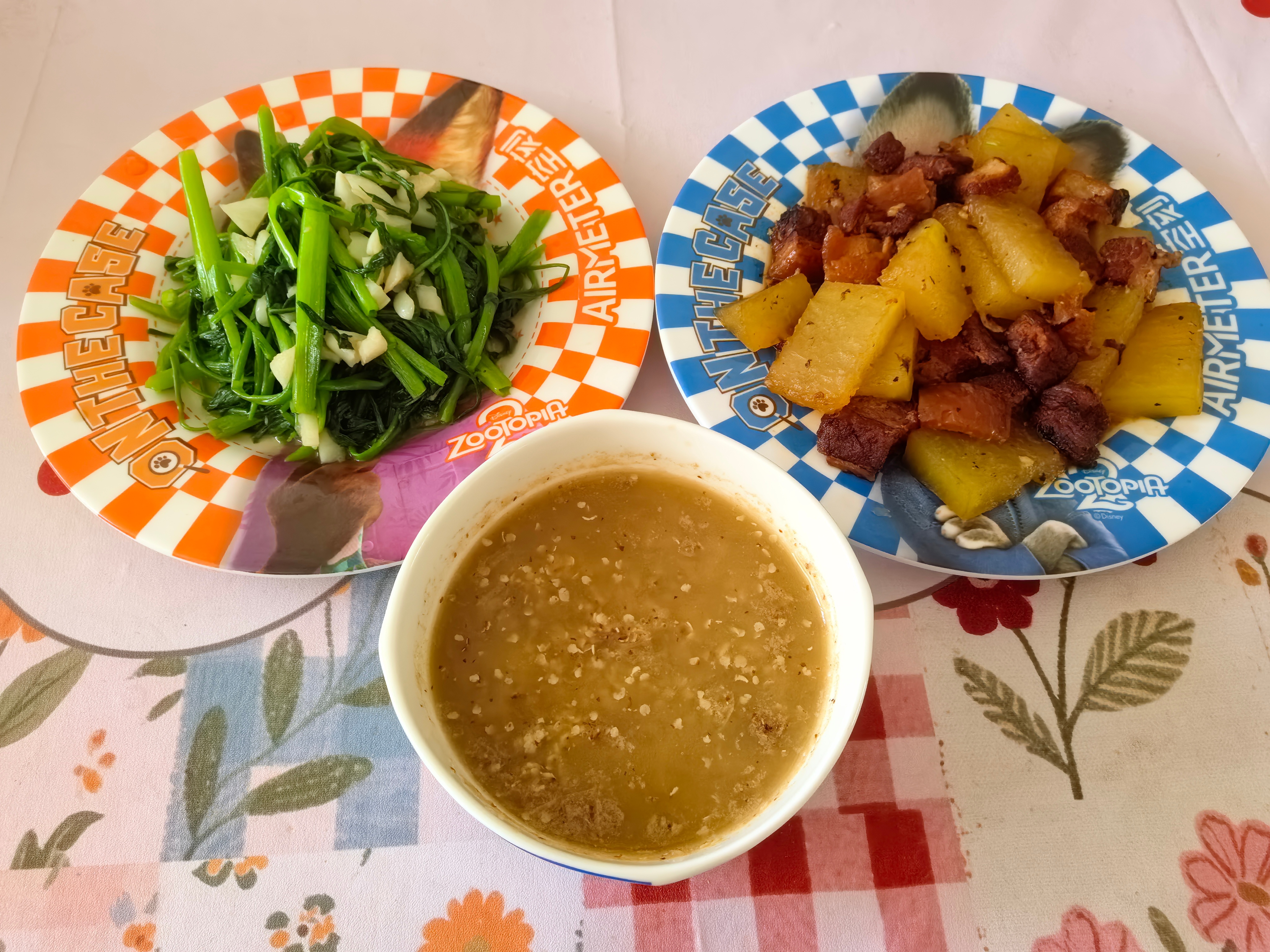 每日一餐分享 都怪上午吃的那个麦旋风，让我到现在还不饿。。。不过午饭还是要吃的
