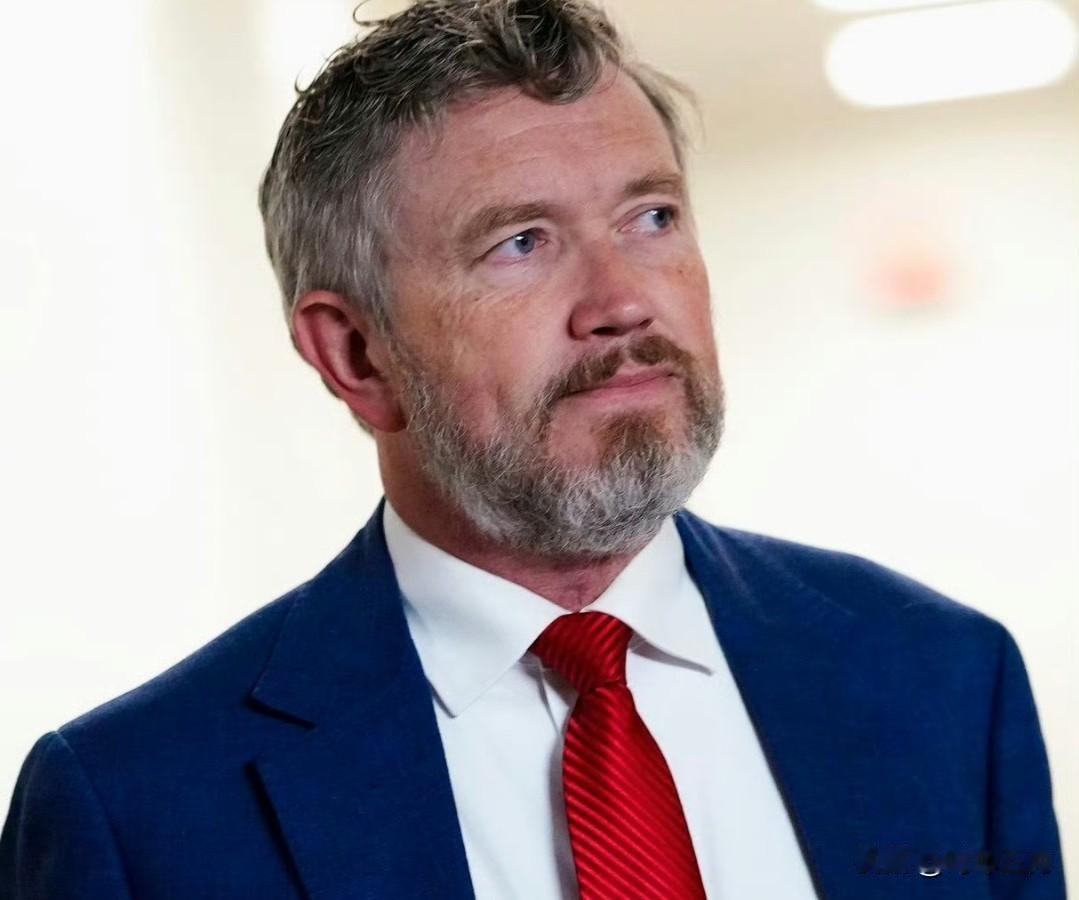 汤马斯·马西议员提出疑问：为何美国（尽管背负着巨额外债）仍要为以色列提供资金支持