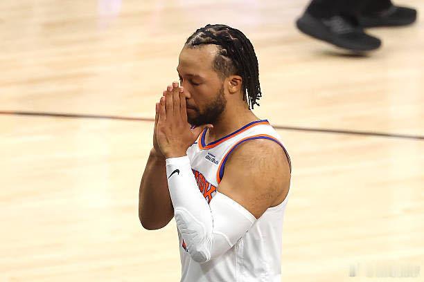 总决赛G1复盘 马刺主场惜败NBA总决赛G1落幕，尼克斯凭借末节强势发挥105-