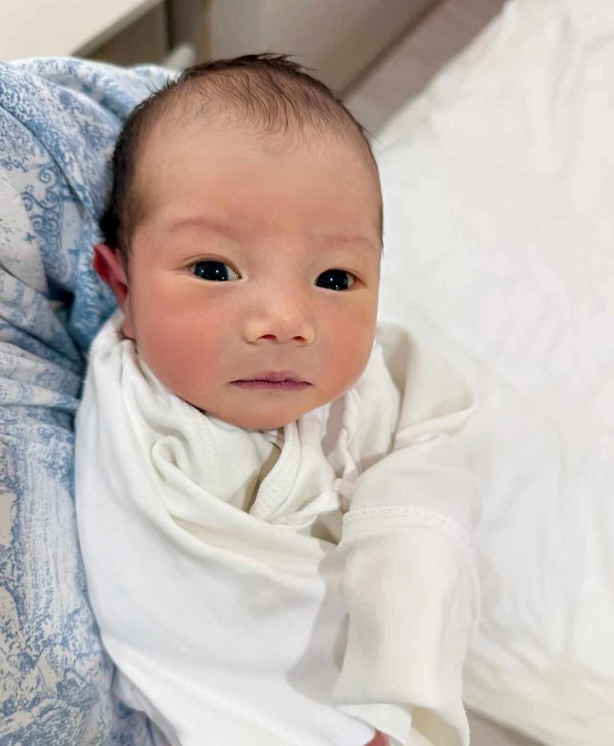 深圳独生女，爸妈托举，14.8w一个人生娃了，深圳土生土长，独生女。

但我觉得