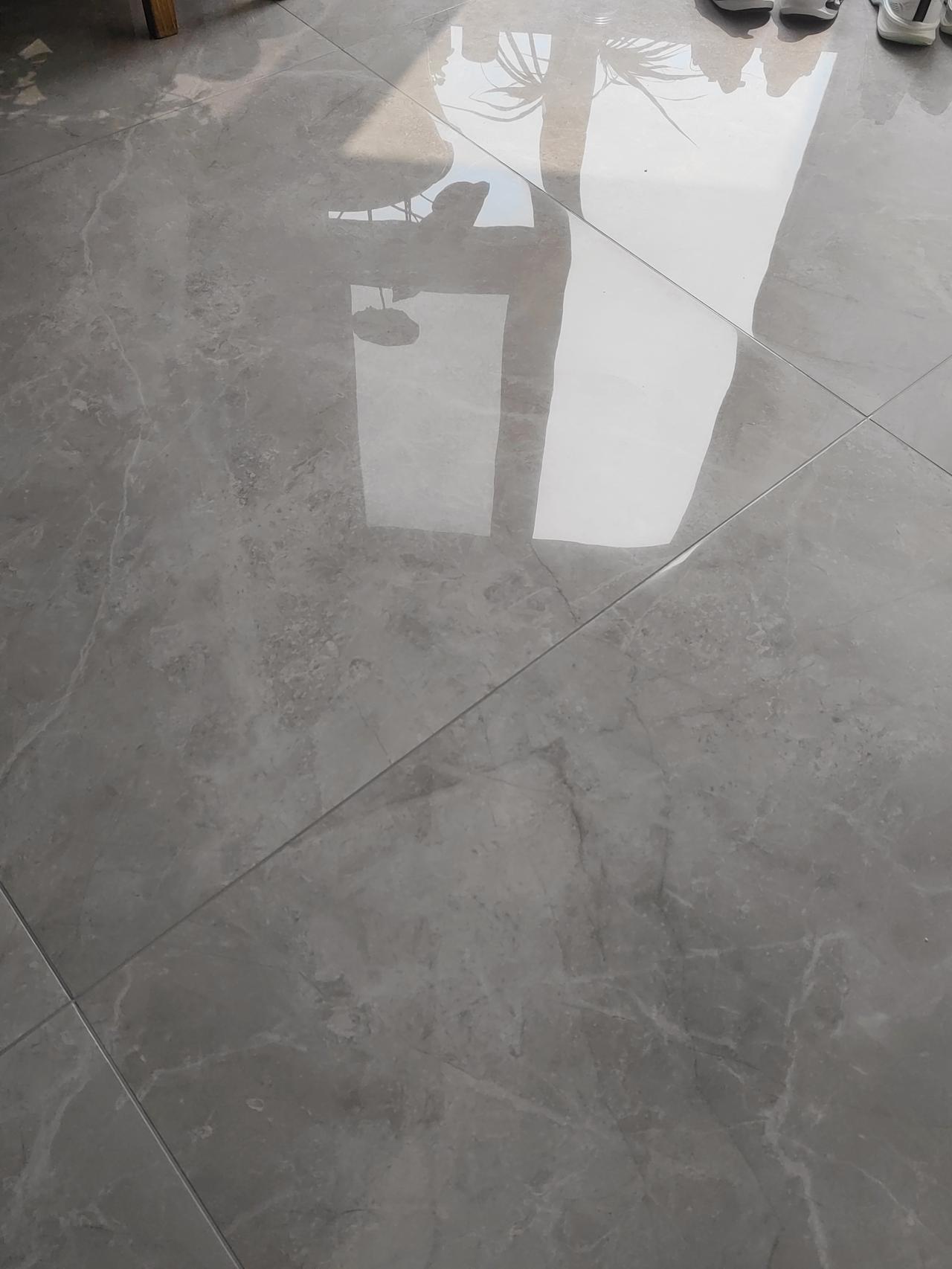 千万别不信，在大多数男人眼里，扫地拖地是最不起眼的家务活。

我基本天天扫尘拖地