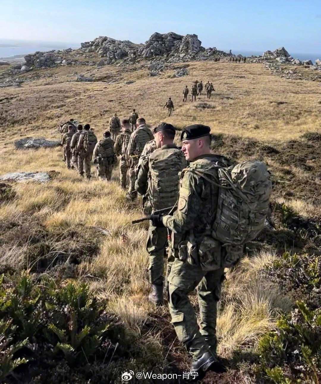 兵器影像 马尔维纳斯群岛上的科索沃人比阿根廷人还多——科索沃士兵在福克兰群岛巡逻