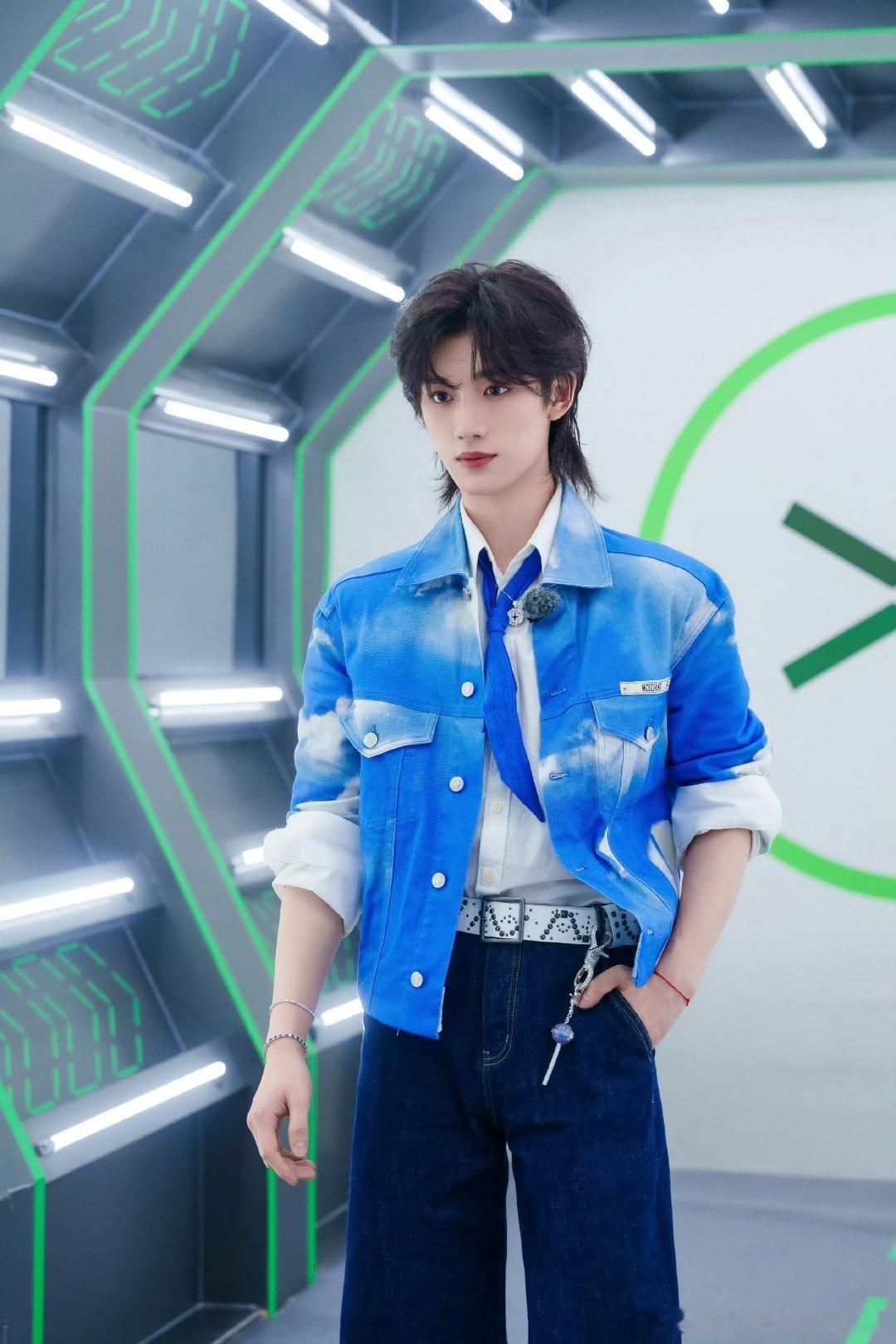 刘宇宁丁程鑫是男人就抢到饭卡哈哈哈不行了我们27号见鑫鑫