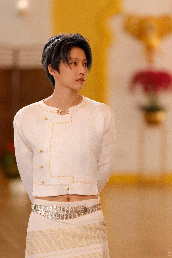 张碧晨说刘雨昕长得很冷艳 张碧晨真的好会夸人啊，她说刘雨昕长得冷艳，直接给雨昕说