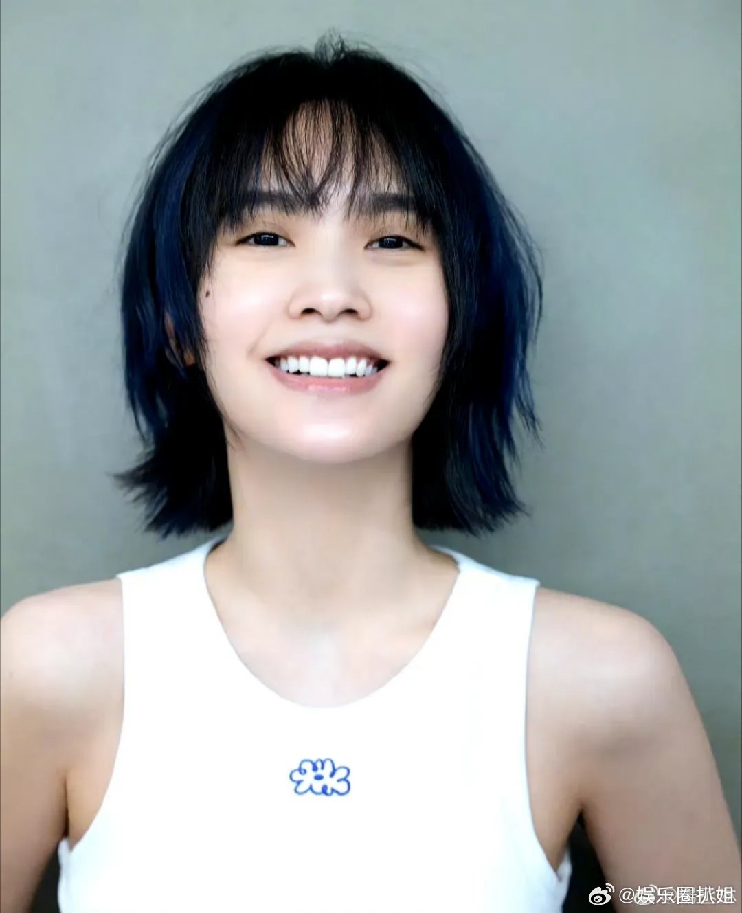 年轮说原唱杨丞琳《年轮说》是杨丞琳发行的第十张个人专辑的同名主打歌，由吴青峰作词
