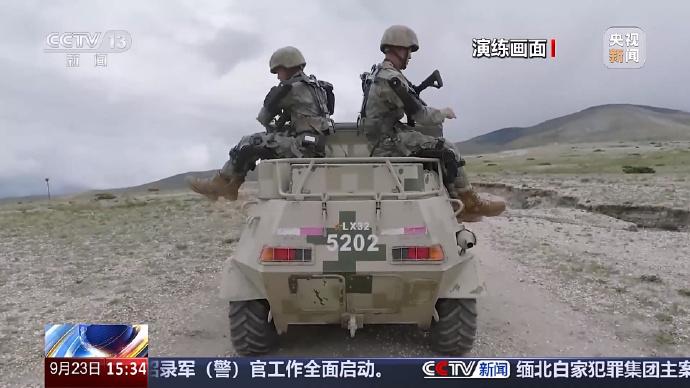 4700米高原上，解放军穿着单兵外骨骼，扛起“伤员”就走
 
据央视新闻报道，日