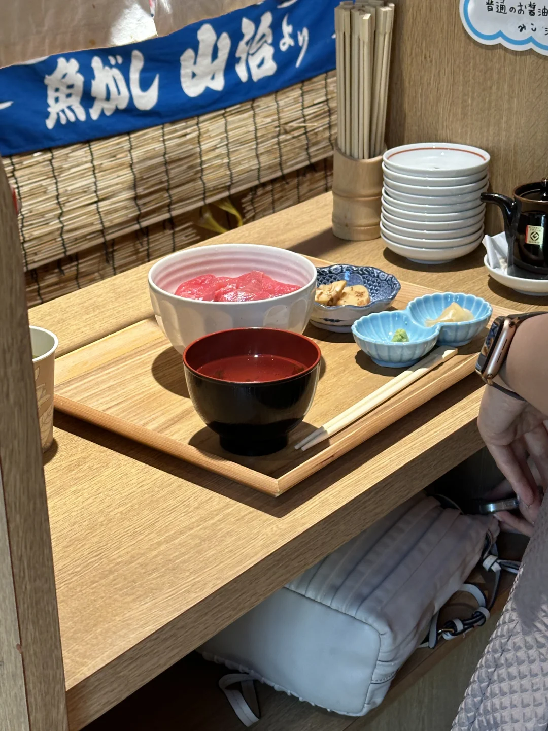 东京🇯🇵站着吃刺身饭！都是本地人没有游客！