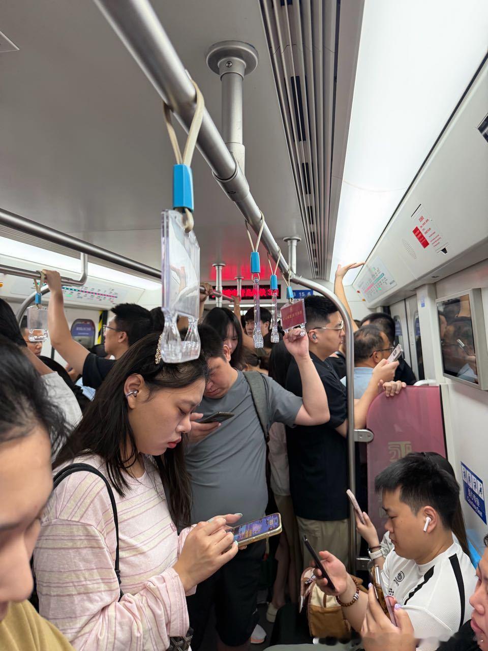 青岛地铁 网友：2026.9.1，周二，8:24，青岛地铁3号线李村-万年泉路区