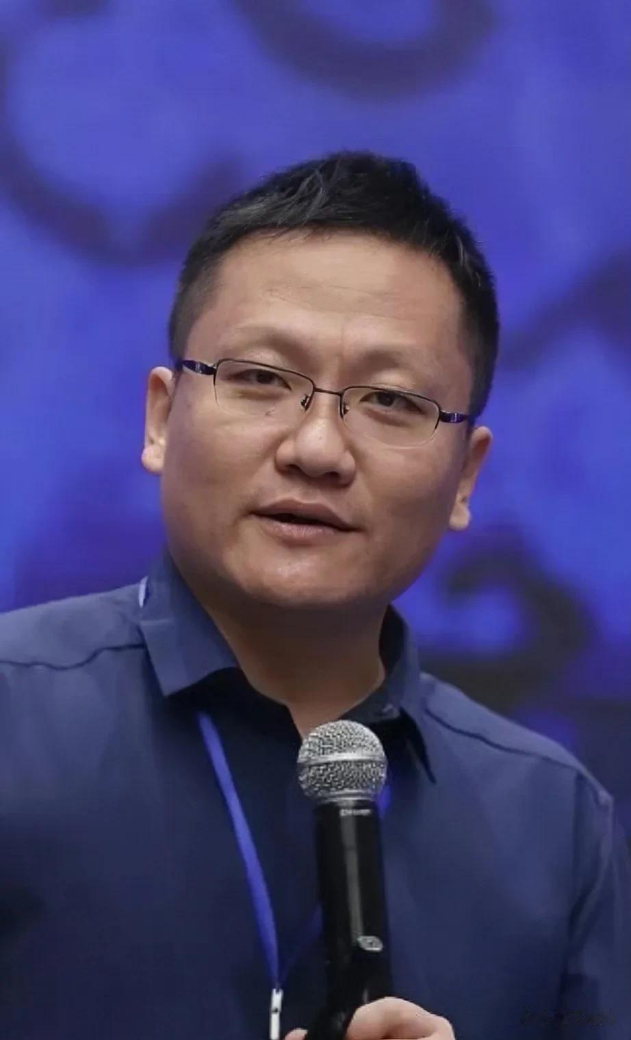 华大基因副董事长尹烨，谈到手机竞争，他说:我们的手机，现在还谈不上技术创新，严格