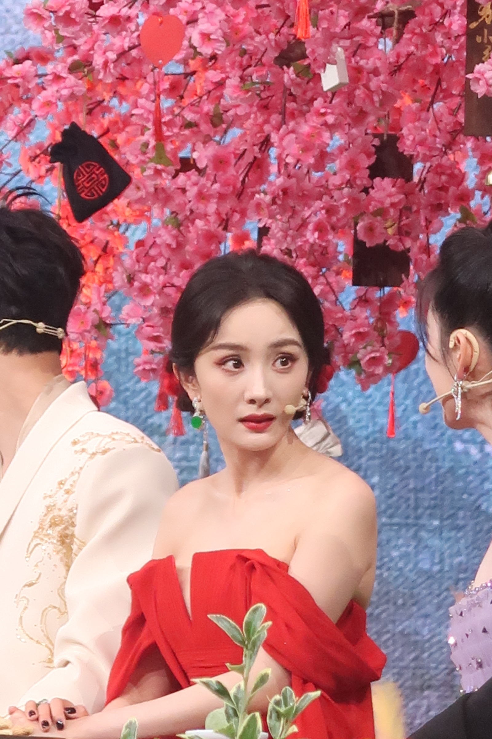 #杨幂 狐妖小红娘月红篇# 红红又听到了什么​​​