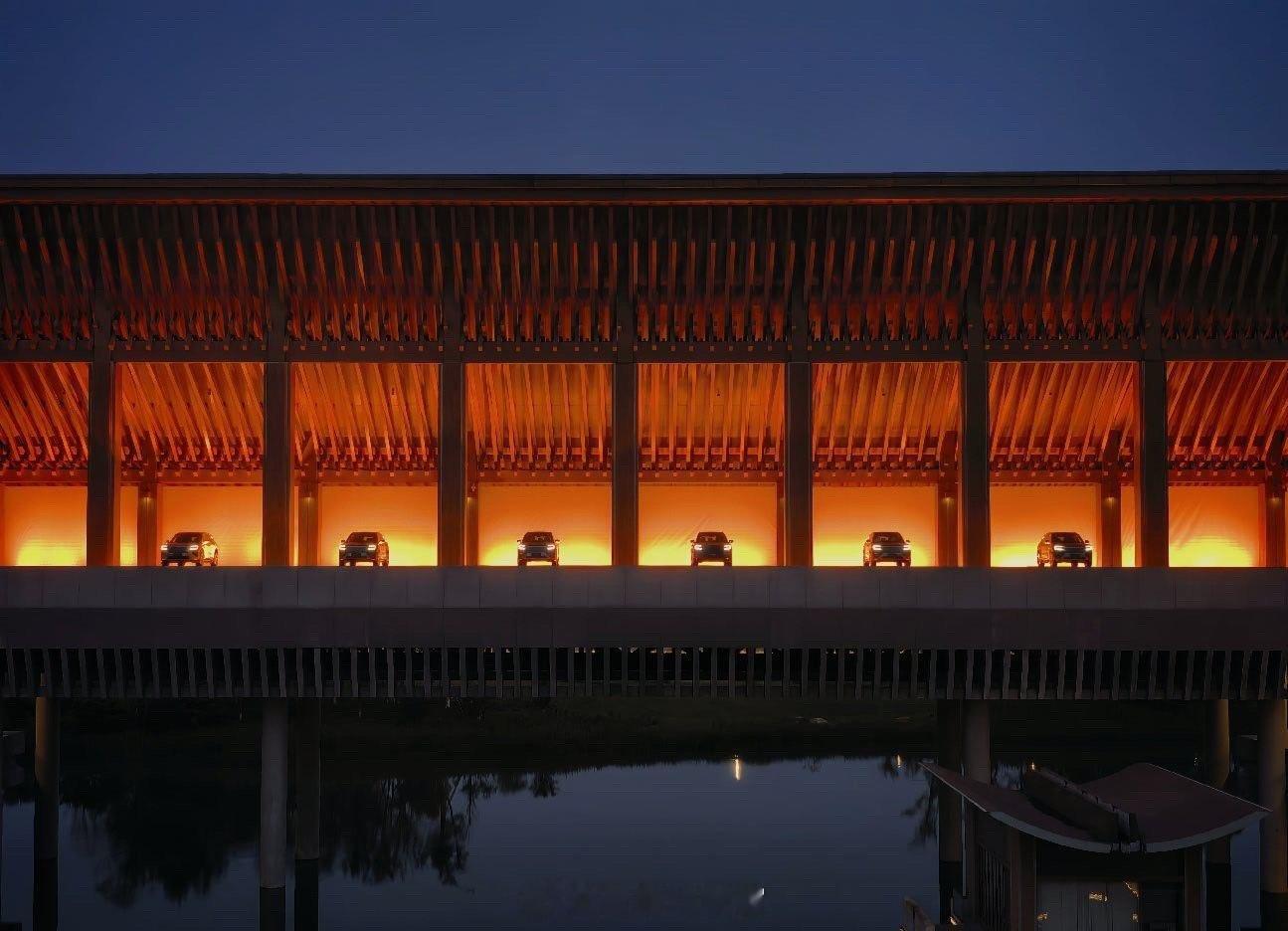 极氪8X新公路之王哇喔～极氪在走廊对面摆了 6 辆 8X！新公路之王极氪8x正式