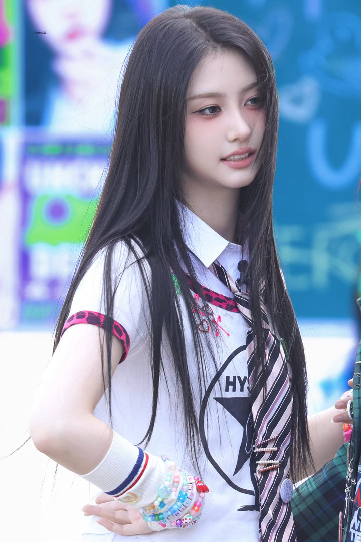 李祉旼  黑长直女神... 