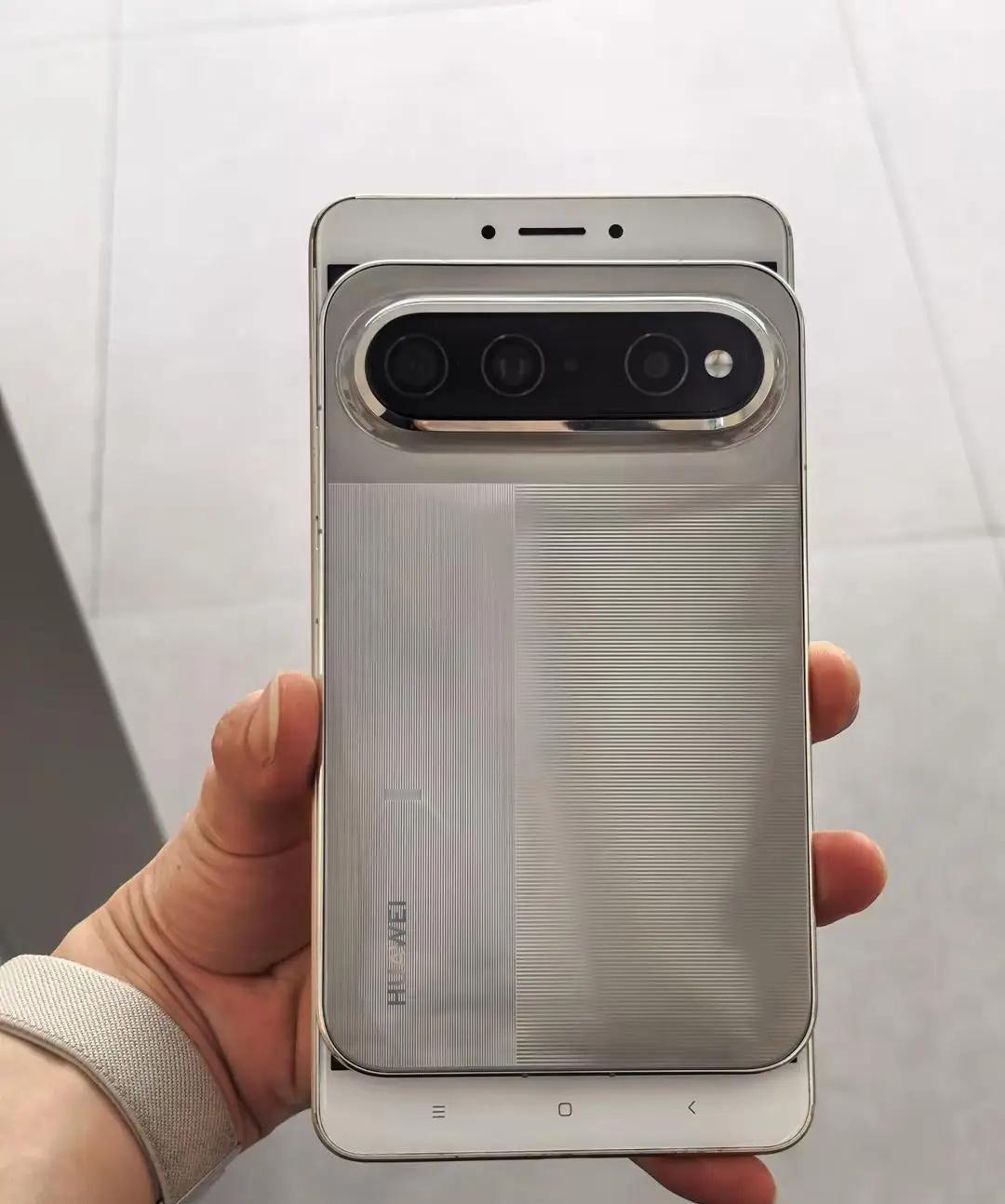 手机的潮流就是一个轮回。其实你早在2017年，就可以轻松体验到体大阔直板手机了。