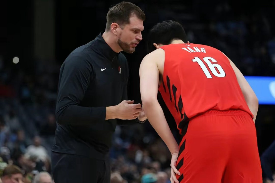 杨瀚森NBA新秀赛季完整数据出炉，中国内线新星大洋彼岸历练成长路杨瀚森NBA首个