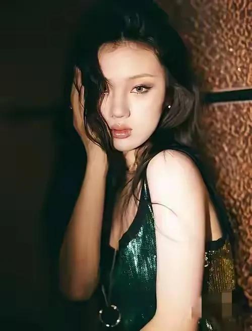 大家不要再羡慕单依纯了，我们永远不可能成为她

仅凭敢说 敢做 敢穿，就大多数人