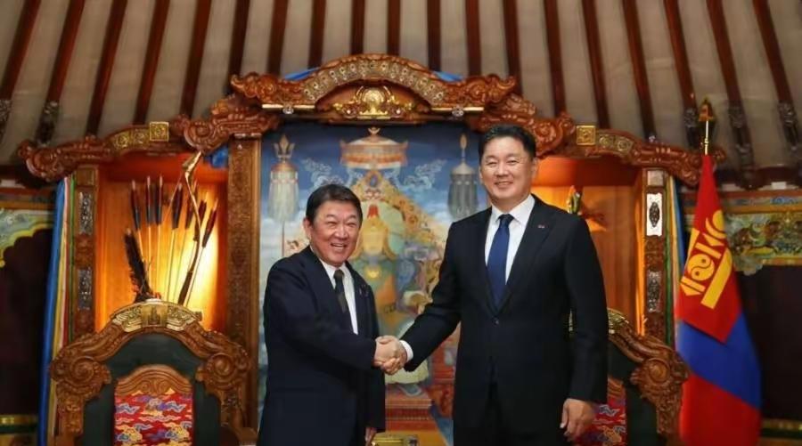 前脚韩国总统李在明访问蒙古国，和蒙古国达成关键矿产协议，后脚日本外相茂木敏充访问