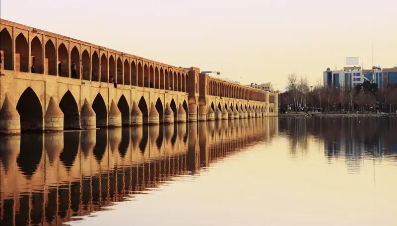 伊朗第二次谈判态度空前坚决，连经济利益都主动让步，只为尽快达成协议。
伊朗长期受