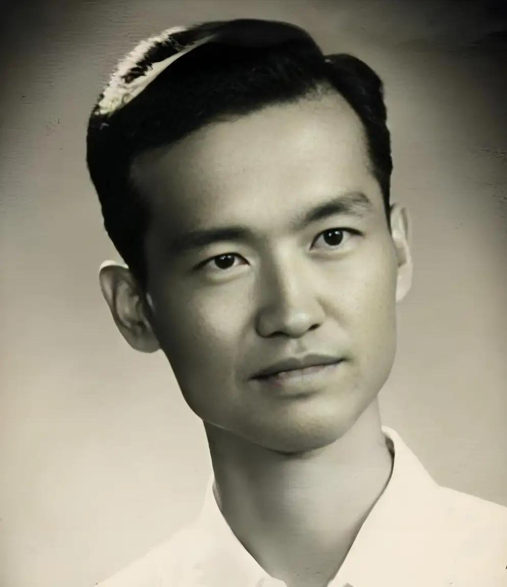 1947年，国军少校被俘，面对审问，他看了一眼连长，淡定地说：“同志，你级别太低