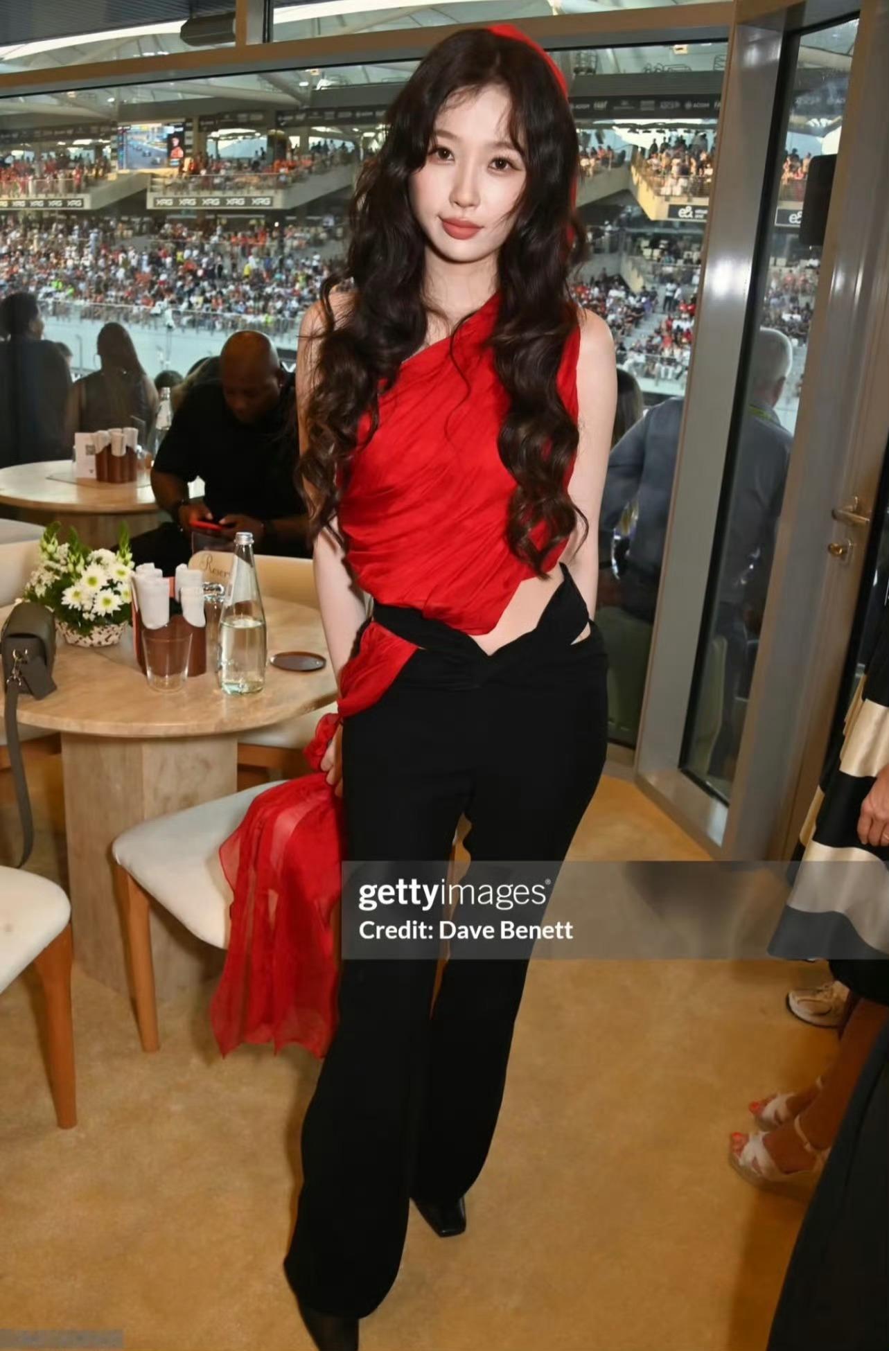 虞书欣观赛G社图  虞书欣这图美得不敢相信是g社 虞书欣观赛G社图美成这样！  