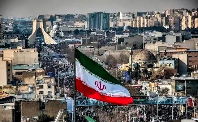 一觉醒来，天晴了，雨住了，中东的惊涛骇浪突然退潮了！这急刹车给我刹的，鞋底子都磨