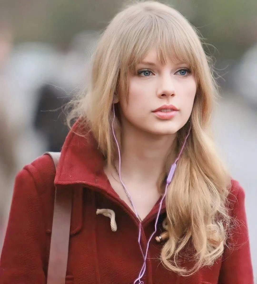 霉霉的紫色耳机🎧 