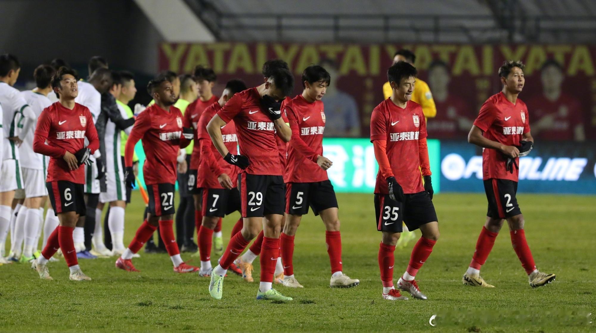 长春亚泰提前降级中超首支降级队确定 中超第29轮，青岛海牛主场1-0战胜武汉三镇