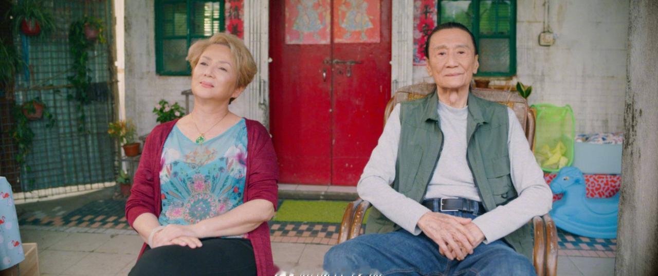资深演员追忆谢贤【冯宝宝一直称呼谢贤四哥Daddy】7月20日，谢霆锋发文宣布父
