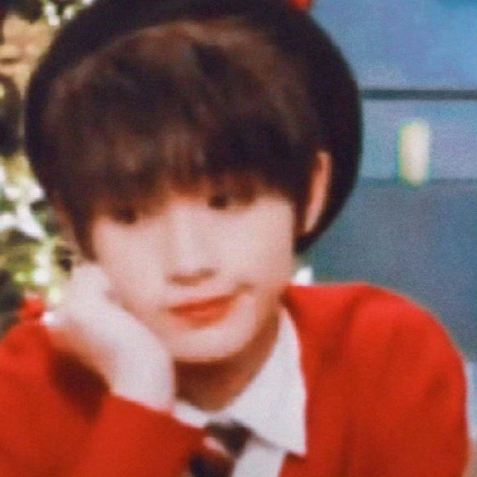 从小到大都喜欢单手托脸🧸💖💓 
