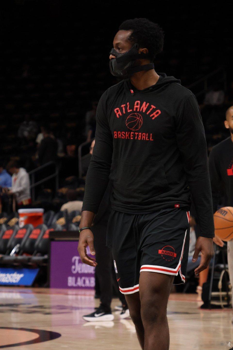 2026年1月29日老鹰对阵凯尔特人的比赛中，奥孔古被杰伦·布朗肘击面部，当场掉