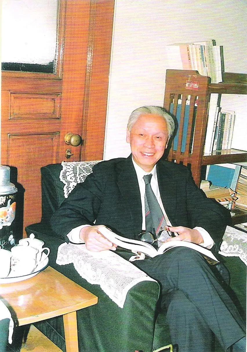 1959年，顾方舟趁着妻子外出，狠心将不明液体倒入不满1岁儿子的嘴里。随后，顾方