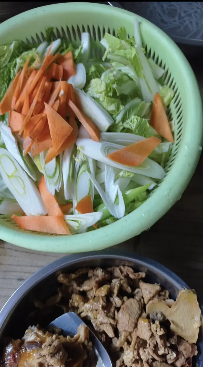 有时候我在问自己到底怎么做才能让身边的每个人满意，其实这个问题根本无解...