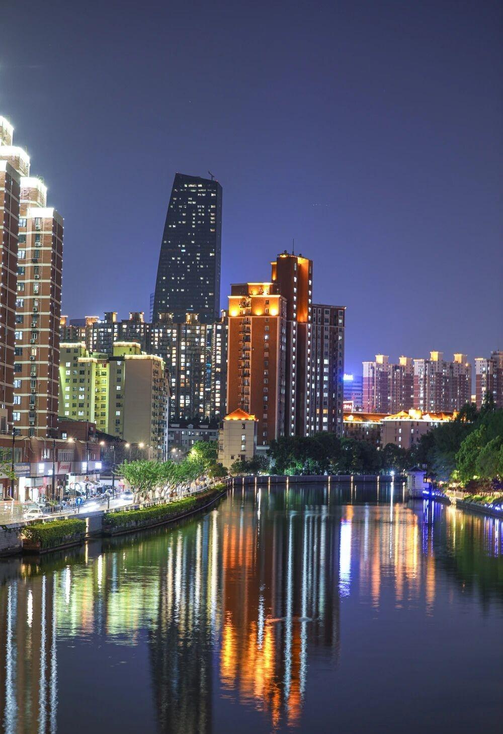 【亮灯啦！长宁开启假日夜晚模式，一大波美图来袭~】夜色降临，长宁更添一份温情与璀