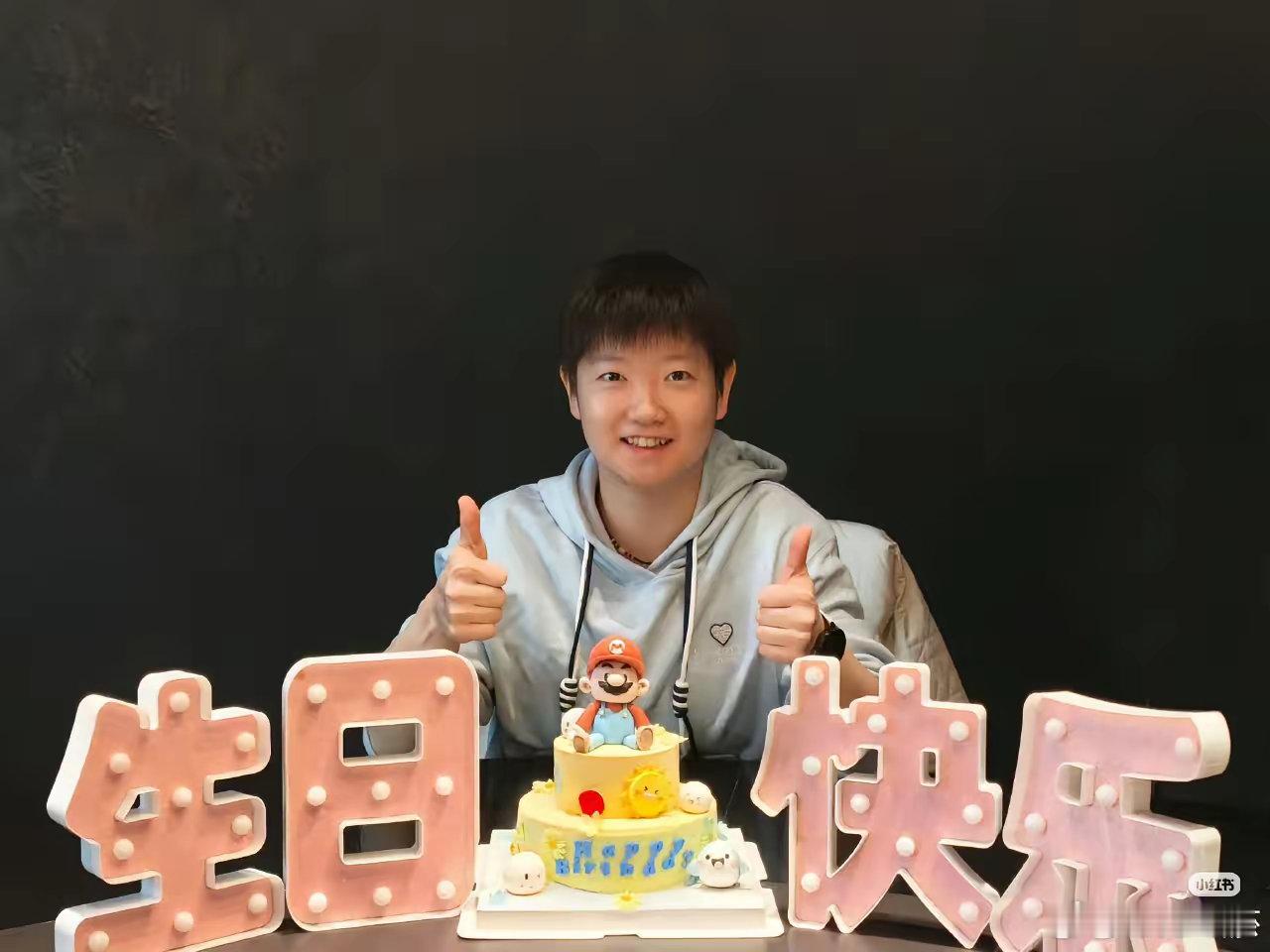 孙颖莎发文告别自己的24岁迎接自己的25岁25岁生日感言太戳了，这位国乒“小魔王