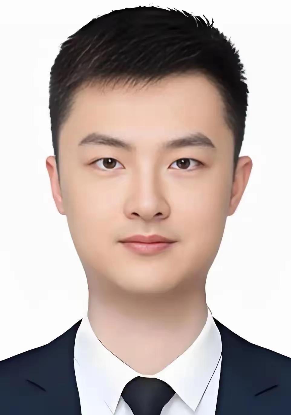 张九思，男，1997年11月出生，江苏南通人，电子科技大学自动化工程学院特聘副教