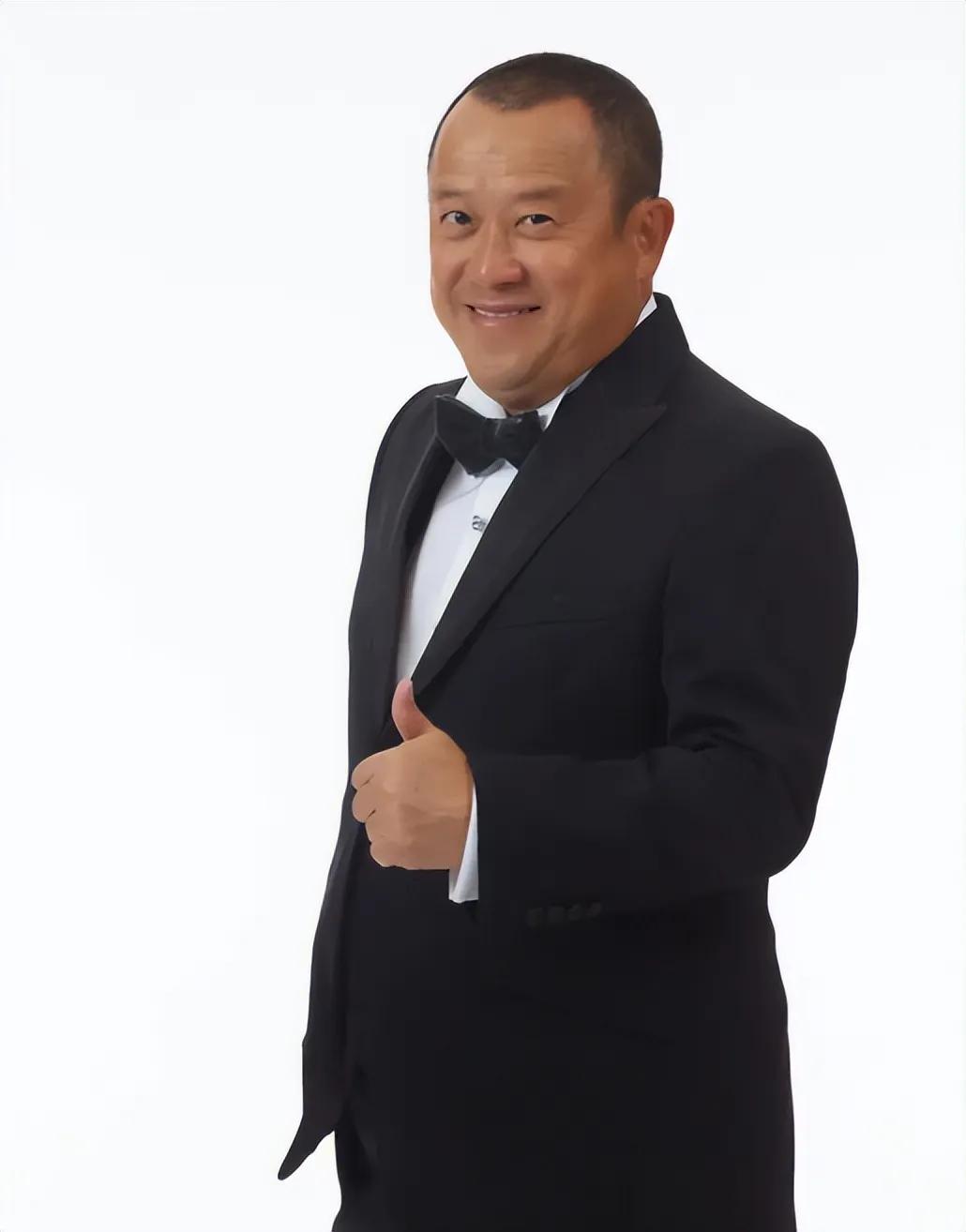 有些人是不适合投资做生意的
曾志伟就是这样的人
投什么黄什么
也许是命里注定
在