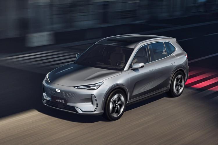 【吉利银河E5官图】银河E5是一台主打大五座布局的纯电SUV，预计售价在15-2