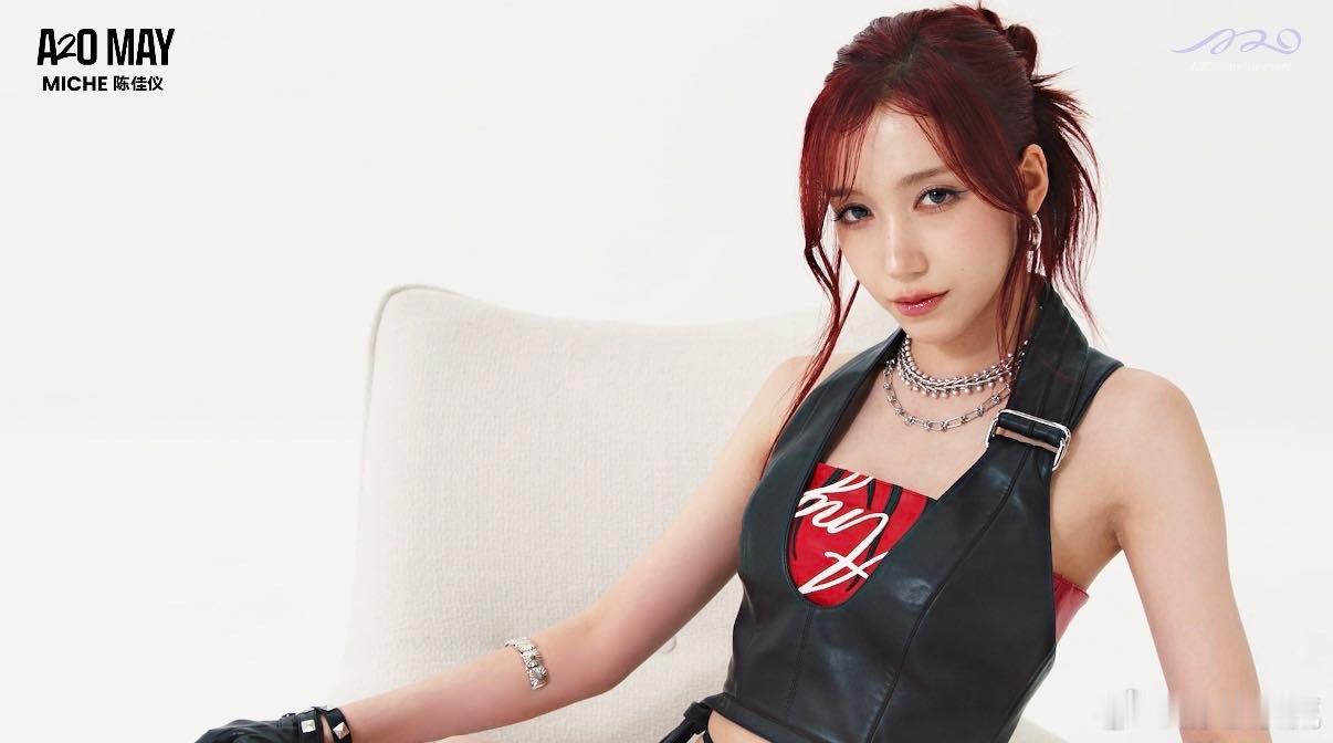 谁家女团全员魅魔 新歌的编舞真的很有记忆点，每个动作都精准地踩在节拍上，既好看又