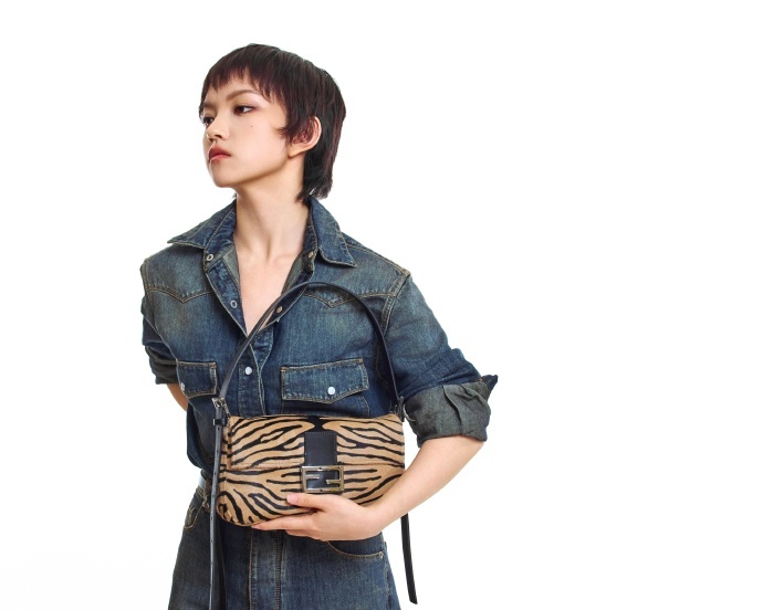 兰西雅牛仔套装造型兰西雅审美一直在线 果然这个审美真的是非常的给力，兰西雅牛仔套