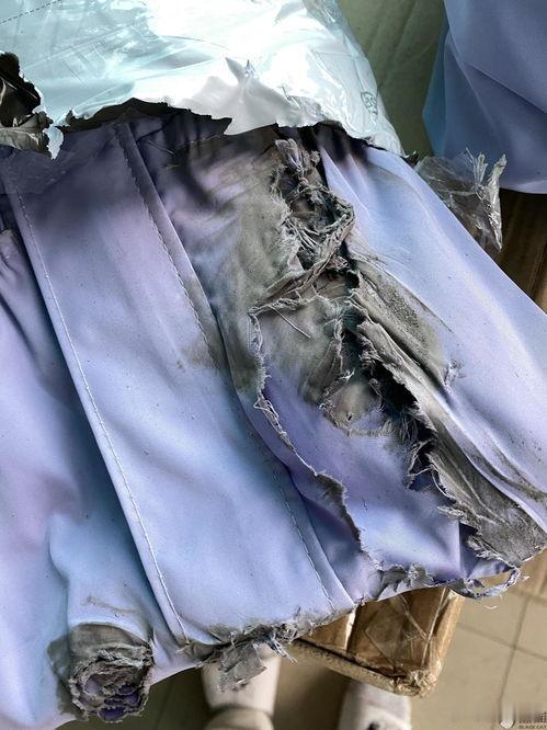 破衣服 　　家里如果有破衣服一定要及时扔掉，否则不仅影响家里财运，还会带来晦气。