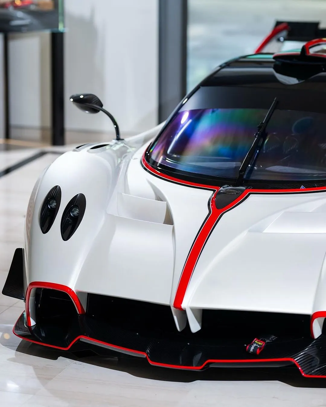 无与伦比的美 Huayra R